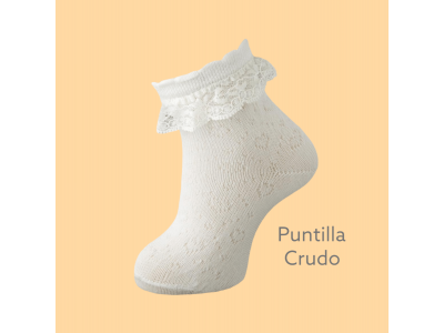 Calcetín de color crudo claro con calado y puntilla en el tobillo