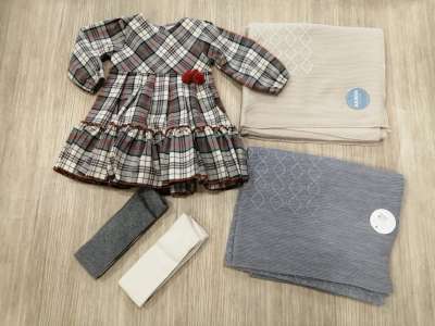 Puedes combinar el vestido con leotardos y toquillas a juego