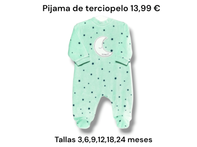 Pijama verde con estampado de luna y estrellas