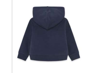 La espalda de la sudadera es lisa y viene con gorro