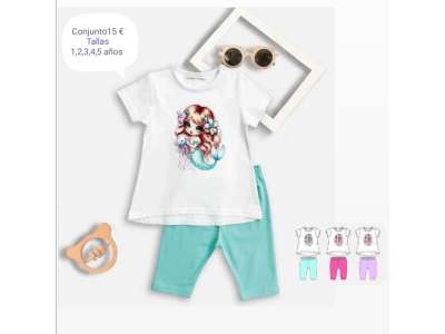 Camiseta blanca de manga corta con dibujo de sirena a juego con el pantalón pirata