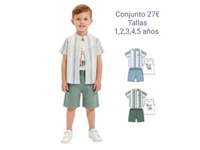 Un niño viste el conjunto de tres piezas con camisa de rayas